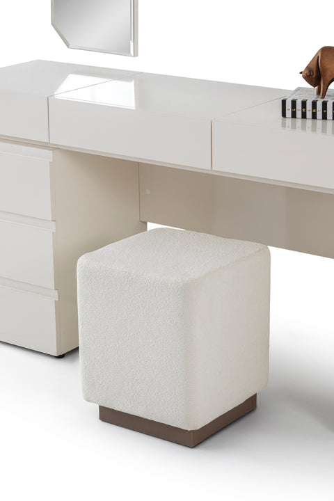 Orion Bronze Puf